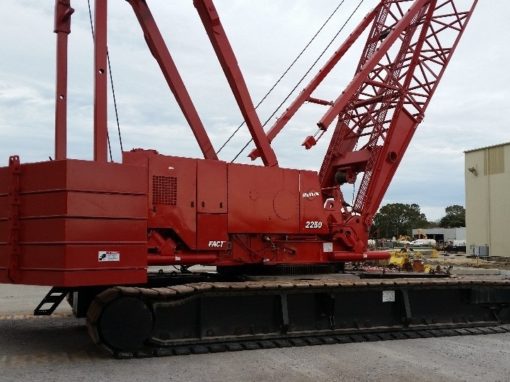 Manitowoc 2250: 300 Ton